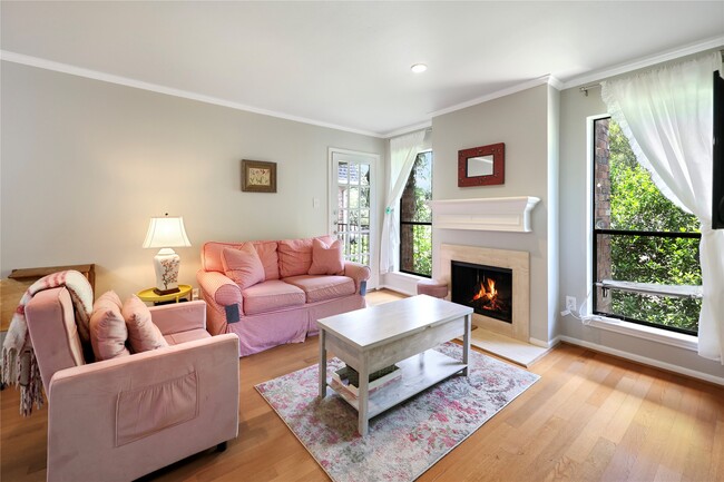 property at 1601 S Shepherd Dr