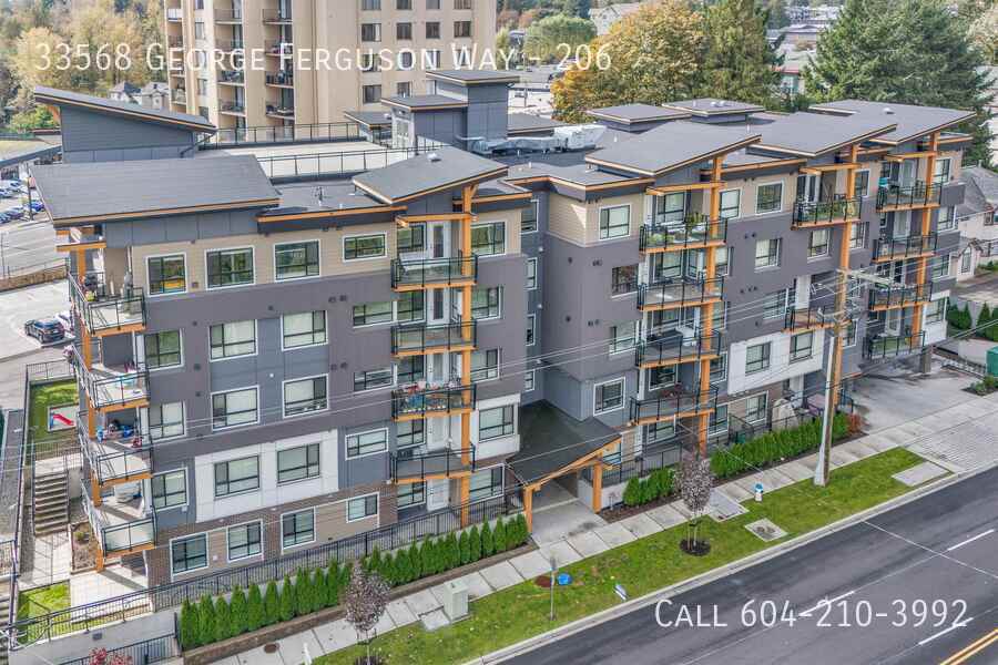 33568 George Ferguson Way in Abbotsford, BC - Building Photo