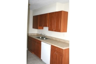 7122-7130 Crowder Blvd in New Orleans, LA - Foto de edificio - Interior Photo