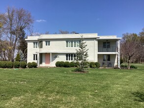 6204 W Kimberly Rd, Unit 6204 B in Davenport, IA - Foto de edificio - Building Photo