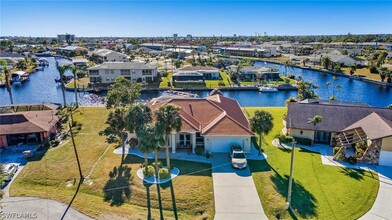 706 SE 44th St in Cape Coral, FL - Building Photo - Building Photo