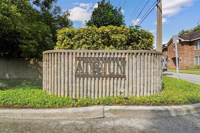 2413 Bayshore Blvd in Tampa, FL - Foto de edificio - Building Photo