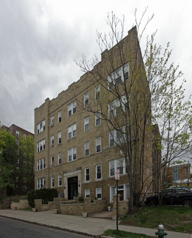 Seymour St. Apartment in Montclair, NJ - Building Photo - Building Photo