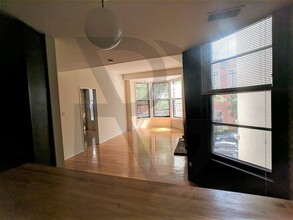 604 W Surf St, Unit 2 in Chicago, IL - Building Photo - Building Photo