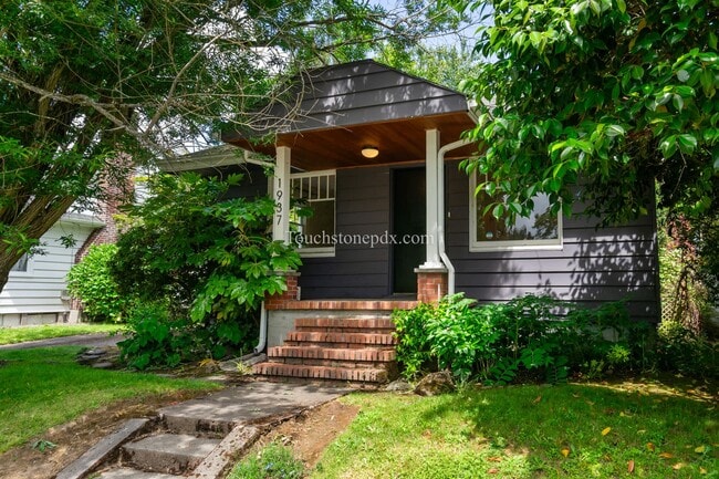 1937 NE Liberty St in Portland, OR - Building Photo - Building Photo