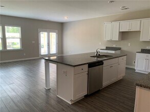 2139 Lanier Harbor Pt in Buford, GA - Building Photo - Building Photo