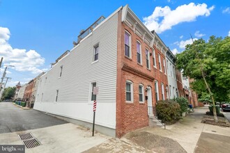 2219 E Fairmount Ave in Baltimore, MD - Building Photo - Building Photo