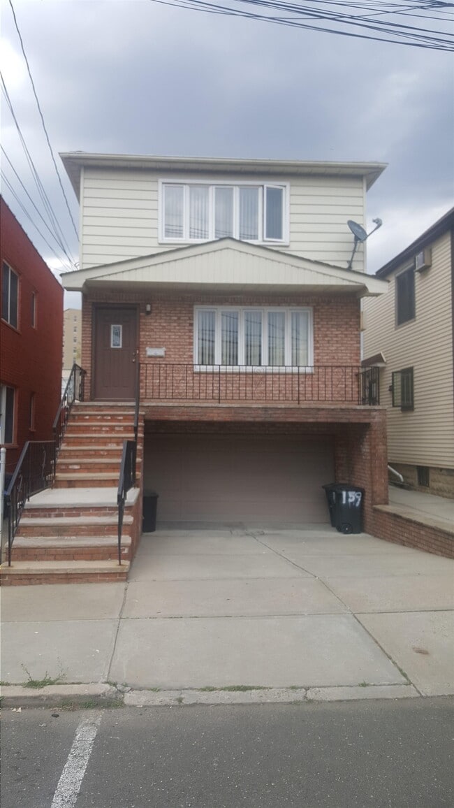 property at 159 W 21st St