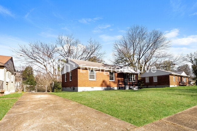 2136 Pamela Dr in Memphis, TN - Building Photo - Building Photo
