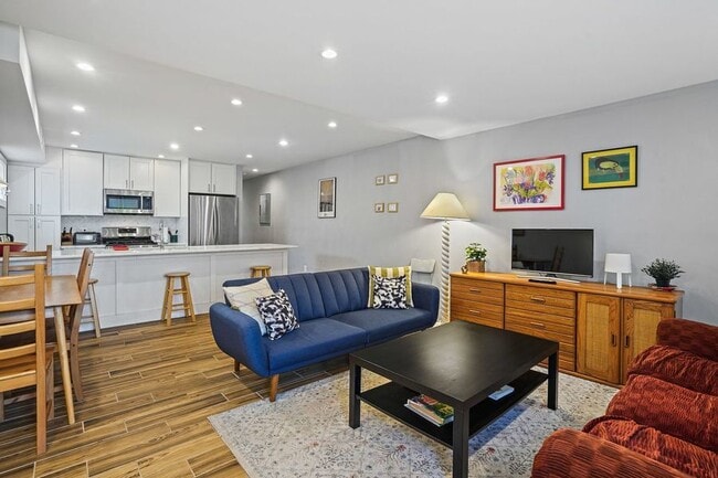 property at 419 Newton Pl NW