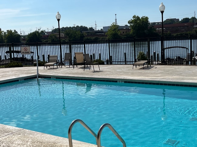 3001 River Towne Way in Knoxville, TN - Building Photo - Building Photo