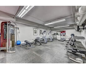 1272 Rue Redpath-Crescent in Montréal, QC - Building Photo - Building Photo