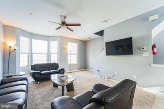 1131 Coulbourn Cor in Glen Burnie, MD - Building Photo - Building Photo