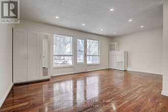 38 Applegate Crescent in Toronto, ON - Building Photo - Building Photo