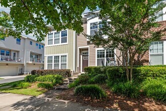 2564 Tranquil Oak Pl in Charlotte, NC - Building Photo - Building Photo