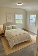 97 Victoria Ave in Cranston, RI - Building Photo - Building Photo