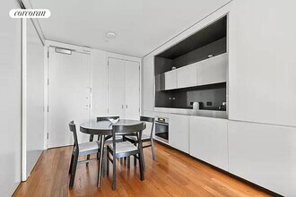 15 William St in New York, NY - Building Photo - Building Photo