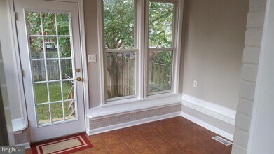 905 Little St in Alexandria, VA - Building Photo - Building Photo