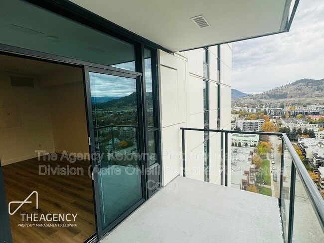 1488 Bertram St in Kelowna, BC - Building Photo - Building Photo