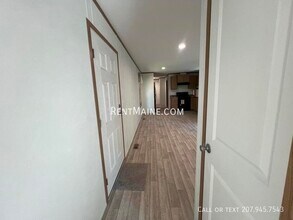 135 Penney Ln in Bradley, ME - Foto de edificio - Building Photo