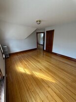 68 Willow Ave, Unit 2 in Somerville, MA - Building Photo