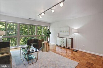 4970 Battery Ln in Bethesda, MD - Building Photo - Building Photo