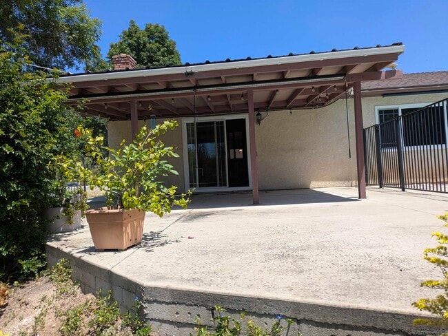 1510 Sunrise Dr in Vista, CA - Building Photo - Building Photo