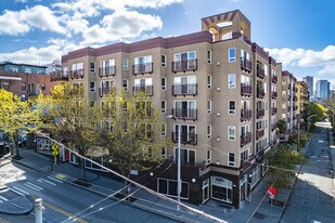 Plaza del Sol Condominiums in Seattle, WA - Building Photo