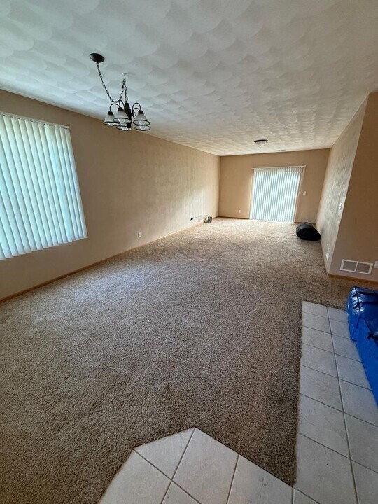 10302 Metalmark Ln in Roscoe, IL - Building Photo