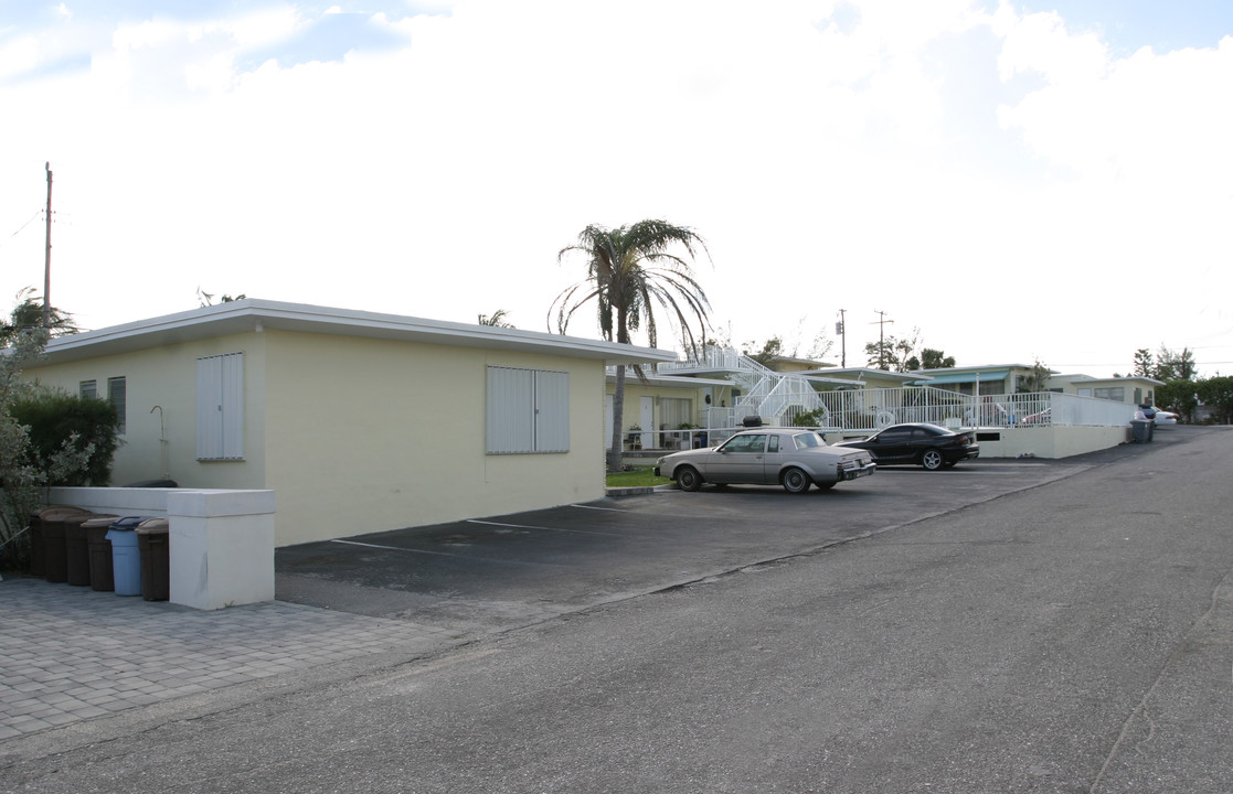 Seaview Apartments in Ocean Ridge, FL - Building Photo