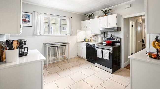 17-19 Bedford St, Unit 19 in Quincy, MA - Building Photo - Building Photo