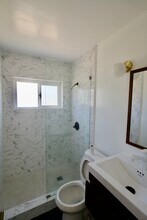 1352 Blake St, Unit Downstairs in Berkeley, CA - Building Photo - Building Photo