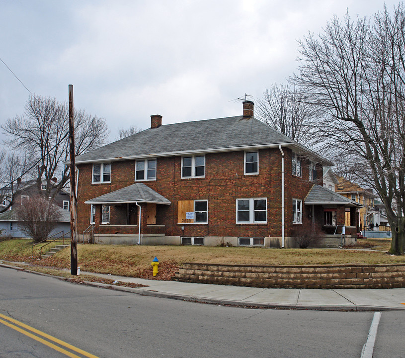 2820 N Main St in Dayton, OH - Building Photo