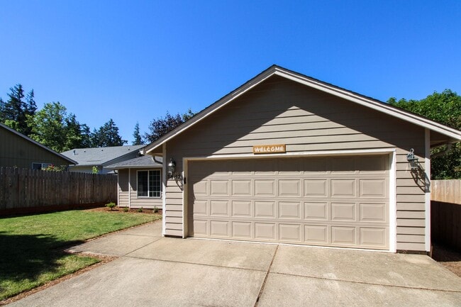 3882 Lone Oak Rd SE in Salem, OR - Building Photo - Building Photo