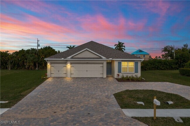 property at 1903 Cape Coral Pkwy W