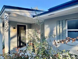 2559 W Lake Dr in DeLand, FL - Building Photo