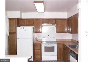 7706 Majestic Way in Derwood, MD - Building Photo