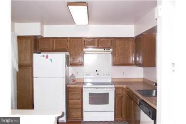 7706 Majestic Way in Derwood, MD - Building Photo