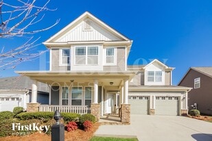 9829 Skybluff Cir in Huntersville, NC - Building Photo