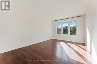 7 Castlethorpe Crescent in Ottawa, ON - Building Photo - Building Photo