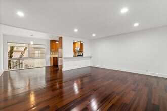 10683 Holman Ave in Los Angeles, CA - Building Photo - Building Photo