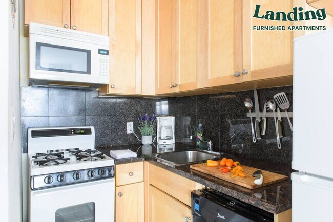 338 E 14th St-Unit -350-GA.1309400 in New York, NY - Building Photo - Building Photo