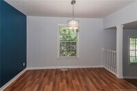 1302 Kienast Dr photo'