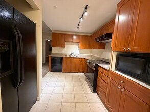 1818 Moore Blvd in Davis, CA - Foto de edificio - Building Photo