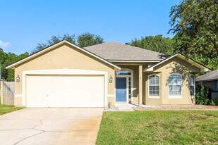 597 Prosperity Lake Dr in St. Augustine, FL - Building Photo