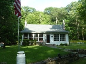 860 Burnt Meadow Rd in West Milford, NJ - Building Photo - Building Photo