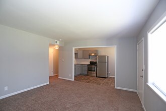 Melrose Place Apartments in Raytown, MO - Building Photo - Interior Photo