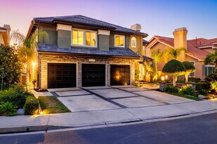 22501 Birchcrest in Mission Viejo, CA - Building Photo