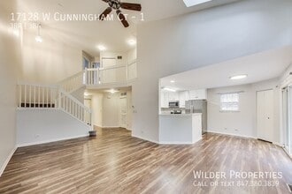 17128 W Cunningham Ct in Libertyville, IL - Building Photo - Building Photo