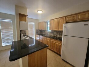 104 W 35th St in Austin, TX - Building Photo - Building Photo